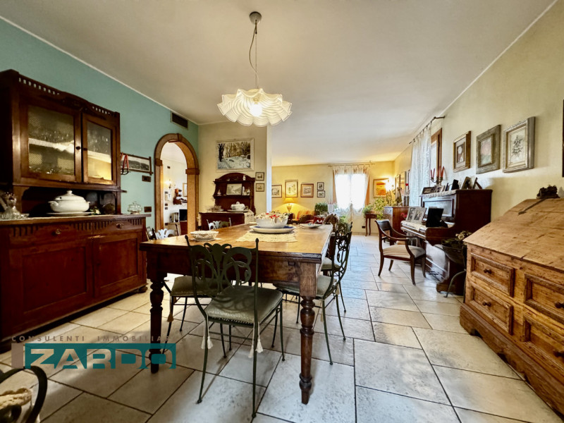 Rif. C-234 NE (per info 350 5383983 | Giacomo)

Proponiamo in vendita esclusiva e signorile resid...