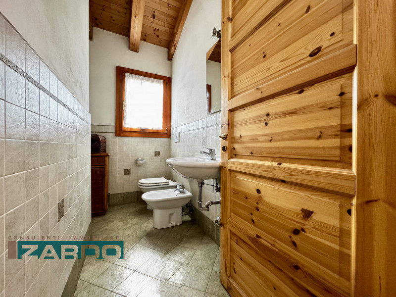 Rif. C-234 NE (per info 350 5383983 | Giacomo)

Proponiamo in vendita esclusiva e signorile resid...