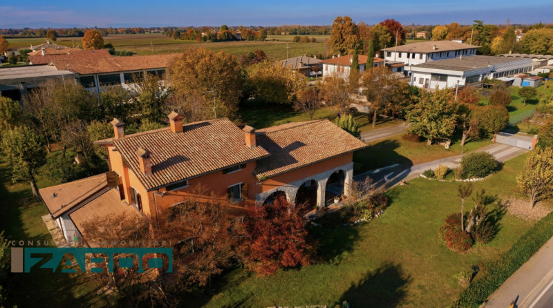 Rif. C-234 NE (per info 350 5383983 | Giacomo)

Proponiamo in vendita esclusiva e signorile resid...