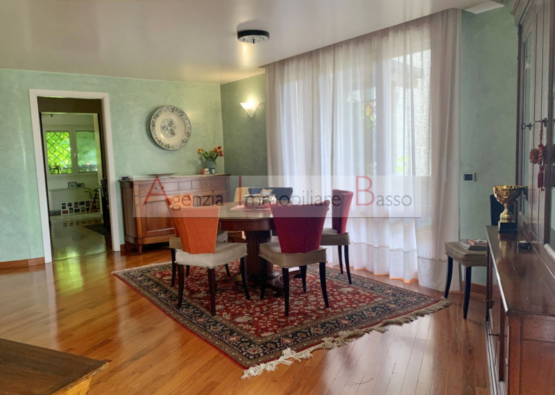 PADOVA, ZONA PIO X: Agenzia Immobiliare Basso propone in vendita un appartamento di grandi dimens...