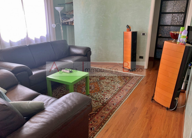 PADOVA, ZONA PIO X: Agenzia Immobiliare Basso propone in vendita un appartamento di grandi dimens...