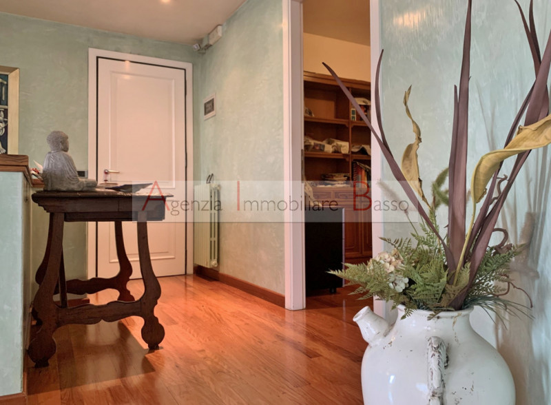 PADOVA, ZONA PIO X: Agenzia Immobiliare Basso propone in vendita un appartamento di grandi dimens...