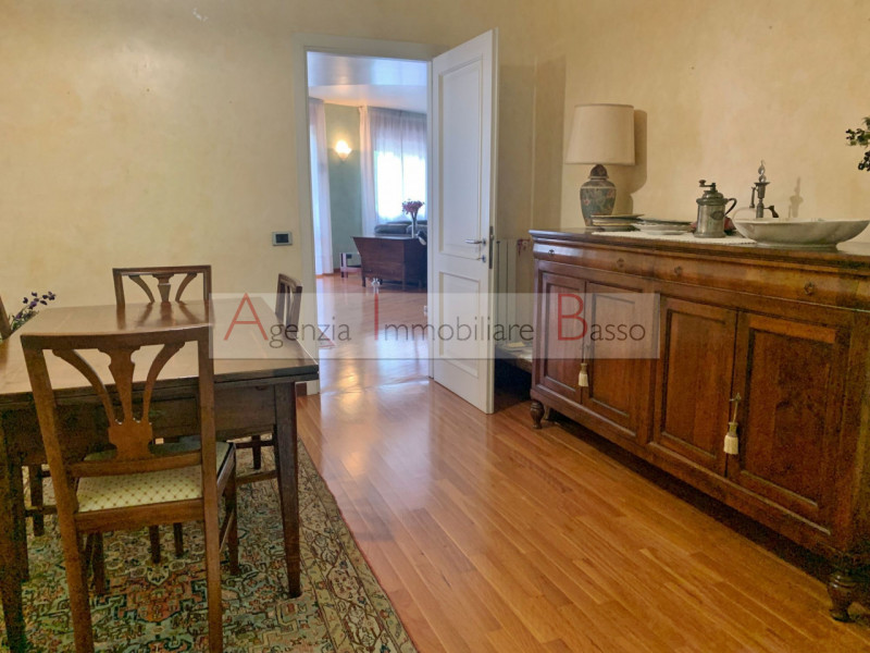 PADOVA, ZONA PIO X: Agenzia Immobiliare Basso propone in vendita un appartamento di grandi dimens...
