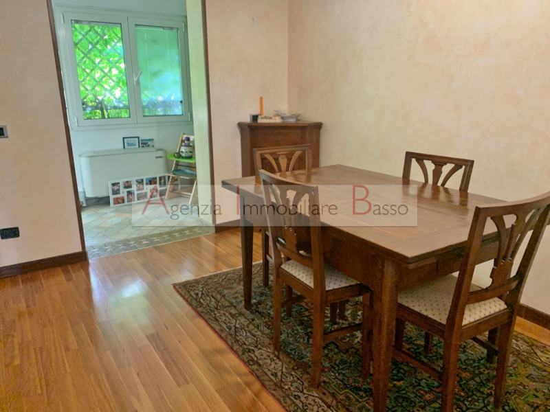 PADOVA, ZONA PIO X: Agenzia Immobiliare Basso propone in vendita un appartamento di grandi dimens...
