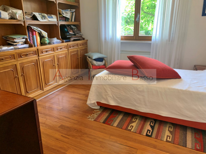 PADOVA, ZONA PIO X: Agenzia Immobiliare Basso propone in vendita un appartamento di grandi dimens...