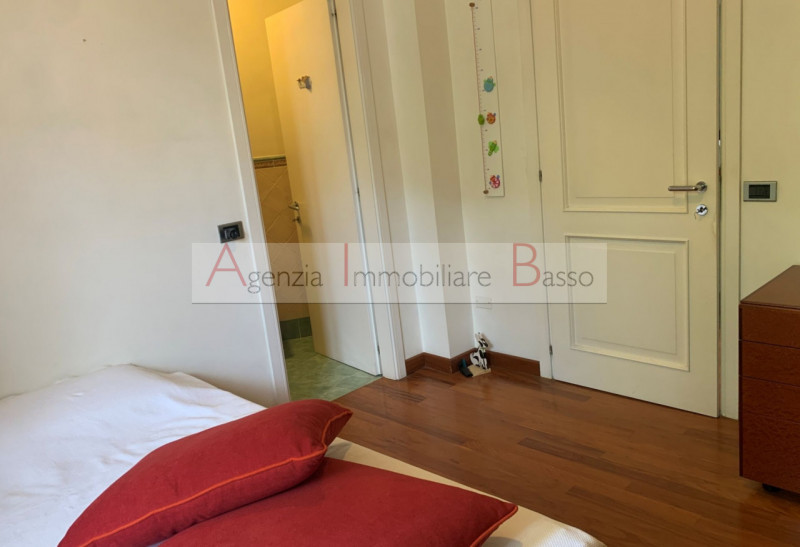 PADOVA, ZONA PIO X: Agenzia Immobiliare Basso propone in vendita un appartamento di grandi dimens...