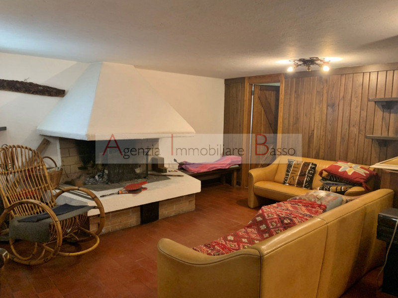 PADOVA, ZONA PIO X: Agenzia Immobiliare Basso propone in vendita un appartamento di grandi dimens...