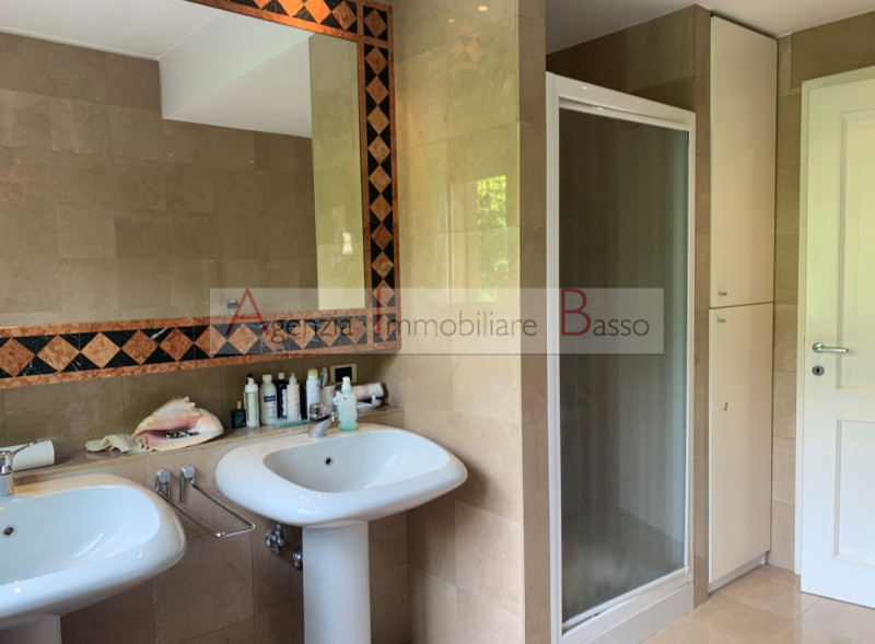 PADOVA, ZONA PIO X: Agenzia Immobiliare Basso propone in vendita un appartamento di grandi dimens...