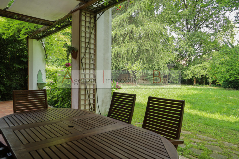 PADOVA zona Forcellini:  Agenzia Immobiliare Basso, propone in vendita, incantevole porzione di v...