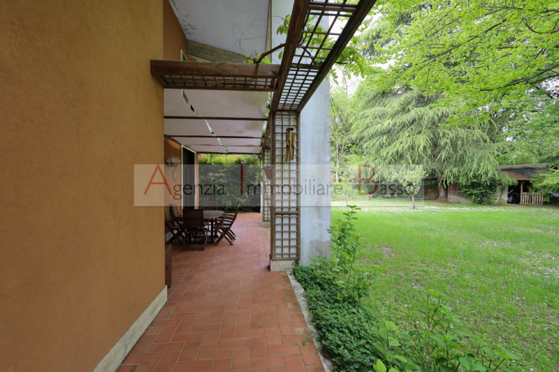 PADOVA zona Forcellini:  Agenzia Immobiliare Basso, propone in vendita, incantevole porzione di v...