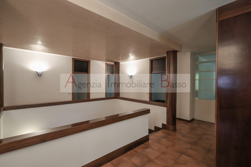 PADOVA zona Forcellini:  Agenzia Immobiliare Basso, propone in vendita, incantevole porzione di v...