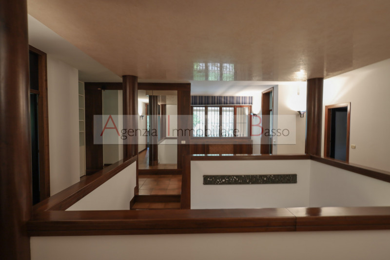 PADOVA zona Forcellini:  Agenzia Immobiliare Basso, propone in vendita, incantevole porzione di v...