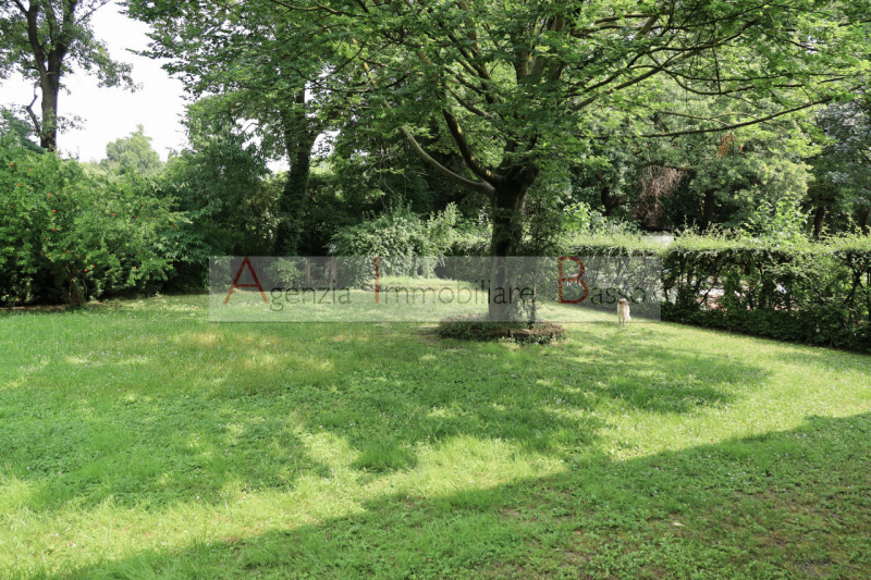 PADOVA zona Forcellini:  Agenzia Immobiliare Basso, propone in vendita, incantevole porzione di v...