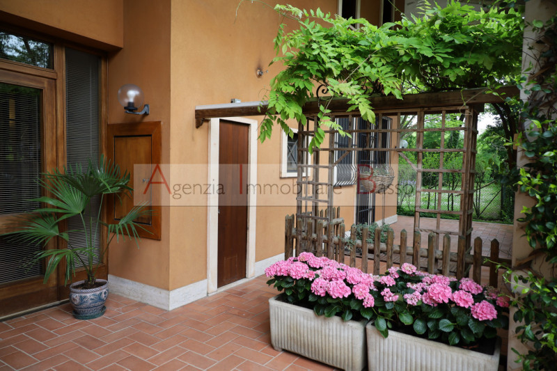 PADOVA zona Forcellini:  Agenzia Immobiliare Basso, propone in vendita, incantevole porzione di v...