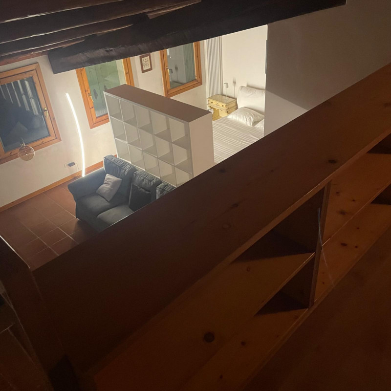 Scopri la tua nuova casa nel centro storico di Vicenza! Questo magnifico appartamento duplex, sit...