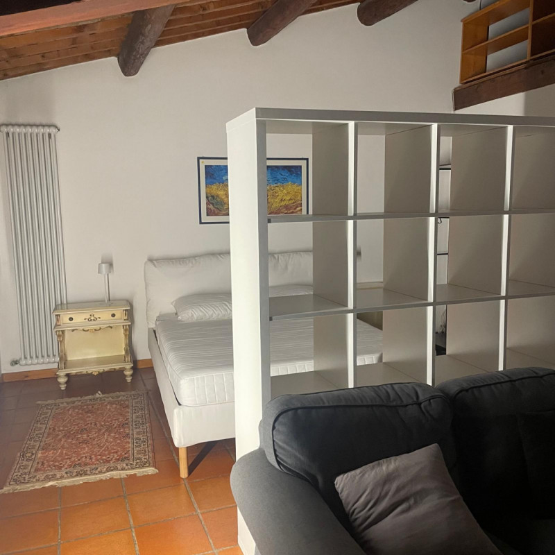 Scopri la tua nuova casa nel centro storico di Vicenza! Questo magnifico appartamento duplex, sit...