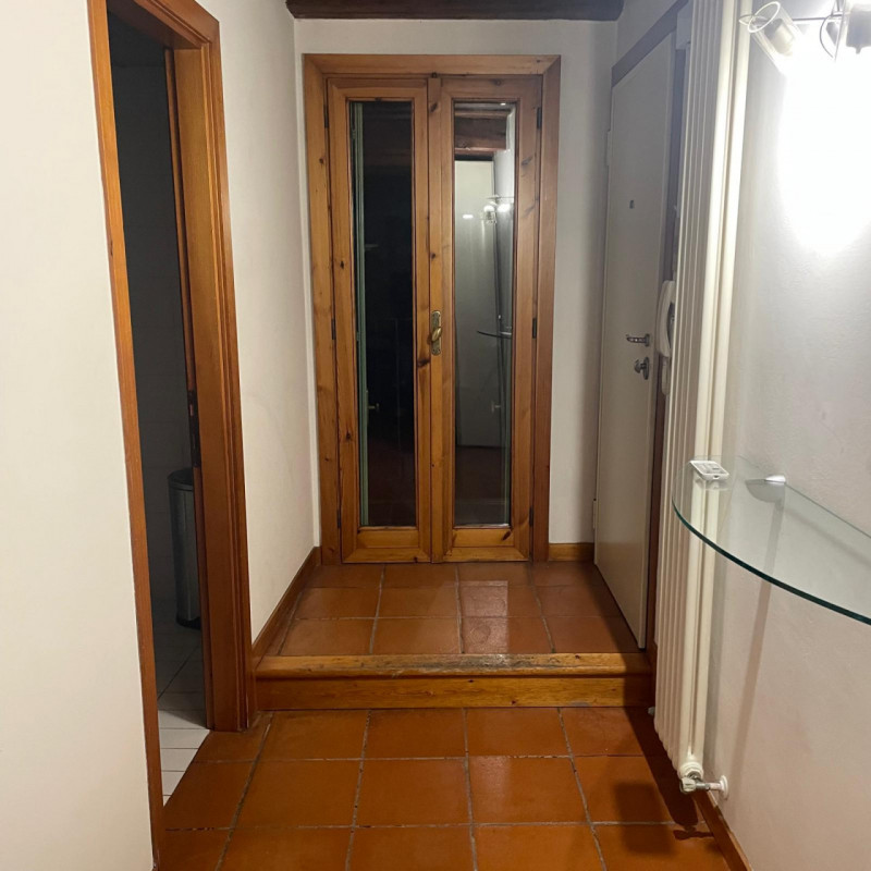 Scopri la tua nuova casa nel centro storico di Vicenza! Questo magnifico appartamento duplex, sit...