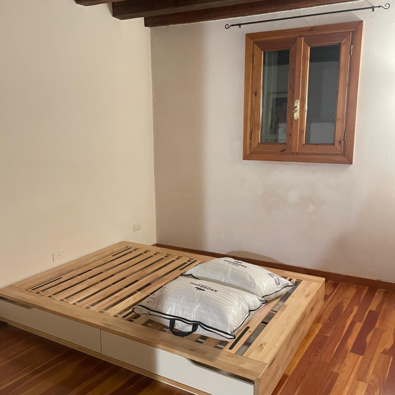 Scopri la tua nuova casa nel centro storico di Vicenza! Questo magnifico appartamento duplex, sit...