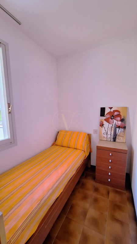 ZONA PIAZZA FONTANA: Sta arrivando Natale, ma non riesci a smettere di pensare al sole, al mare e...