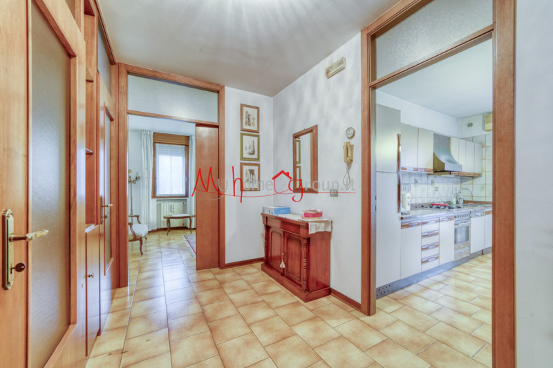 RUBANO: Casa singola sviluppata su più livelli dalle ampie dimensioni, si compone di ingresso, so...