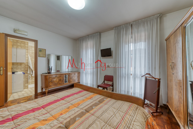 RUBANO: Casa singola sviluppata su più livelli dalle ampie dimensioni, si compone di ingresso, so...