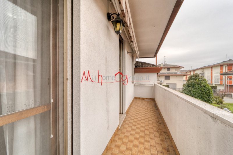 RUBANO: Casa singola sviluppata su più livelli dalle ampie dimensioni, si compone di ingresso, so...