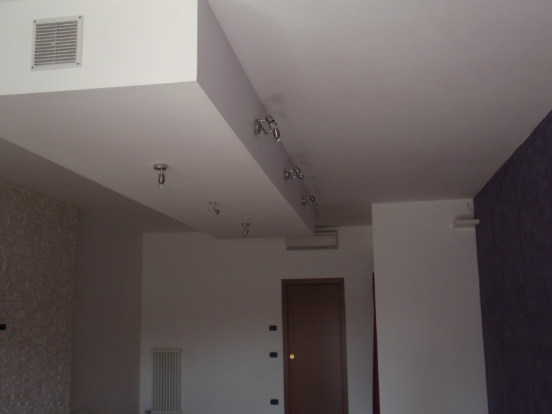 Scopri un'opportunità unica ad Albignasego! Proponiamo in vendita un negozio fronte strada di 55 ...