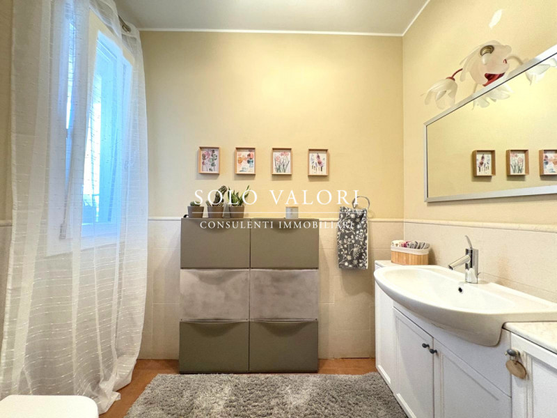 Rif. B480 (per info 340 2242606 Marco - 338 9387816 Matteo)

In posizione centrale a Vedelago, pr...