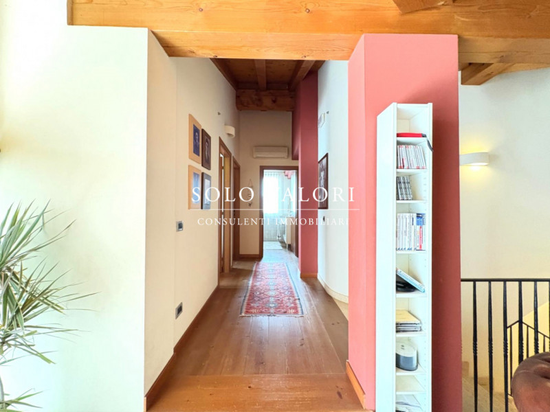 Rif. B480 (per info 340 2242606 Marco - 338 9387816 Matteo)

In posizione centrale a Vedelago, pr...