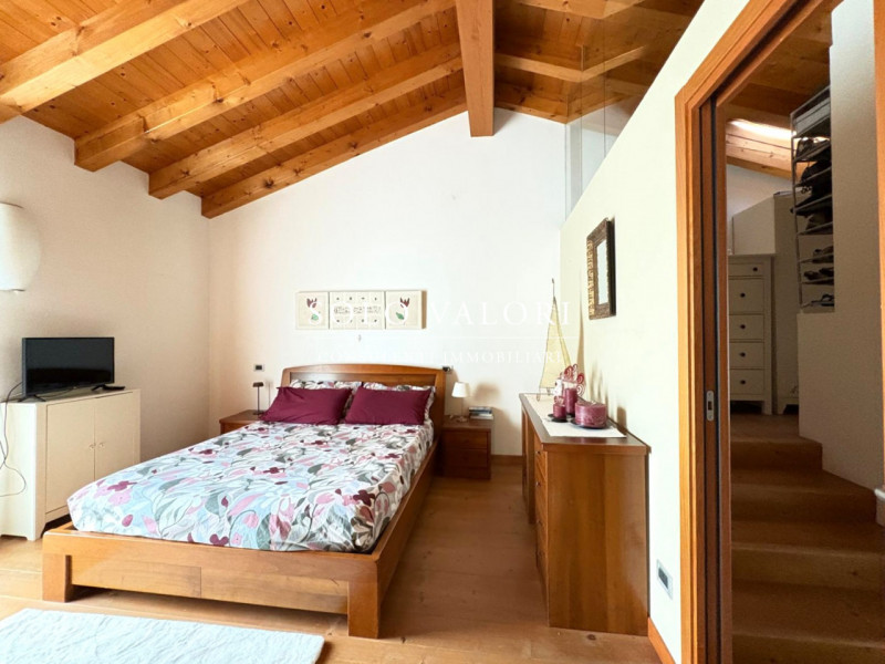 Rif. B480 (per info 340 2242606 Marco - 338 9387816 Matteo)

In posizione centrale a Vedelago, pr...