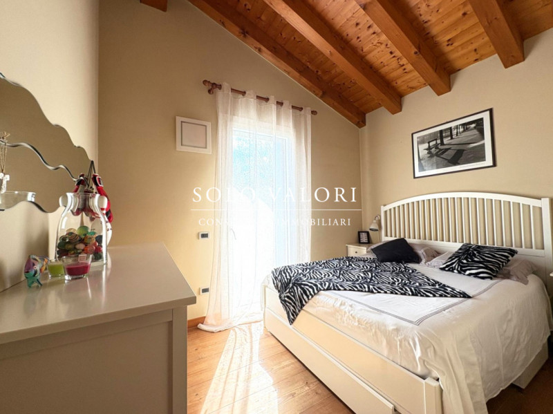 Rif. B480 (per info 340 2242606 Marco - 338 9387816 Matteo)

In posizione centrale a Vedelago, pr...