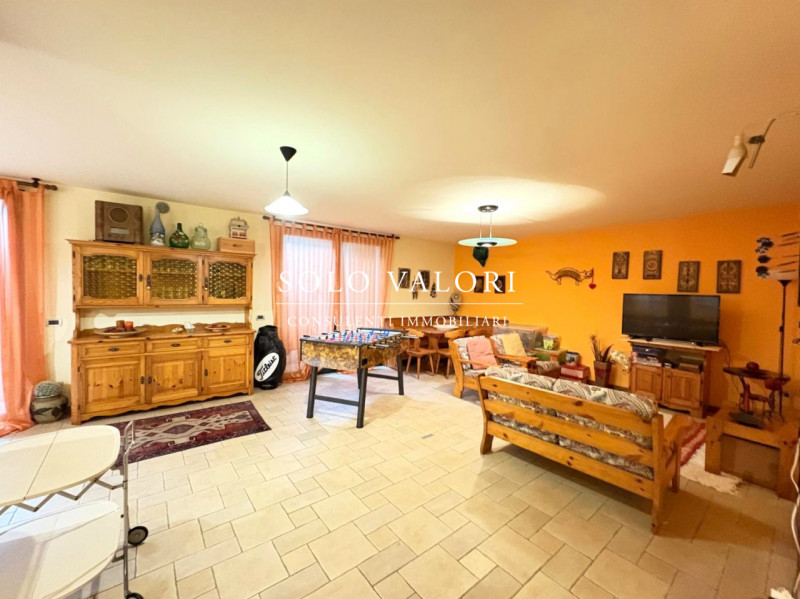 Rif. B480 (per info 340 2242606 Marco - 338 9387816 Matteo)

In posizione centrale a Vedelago, pr...