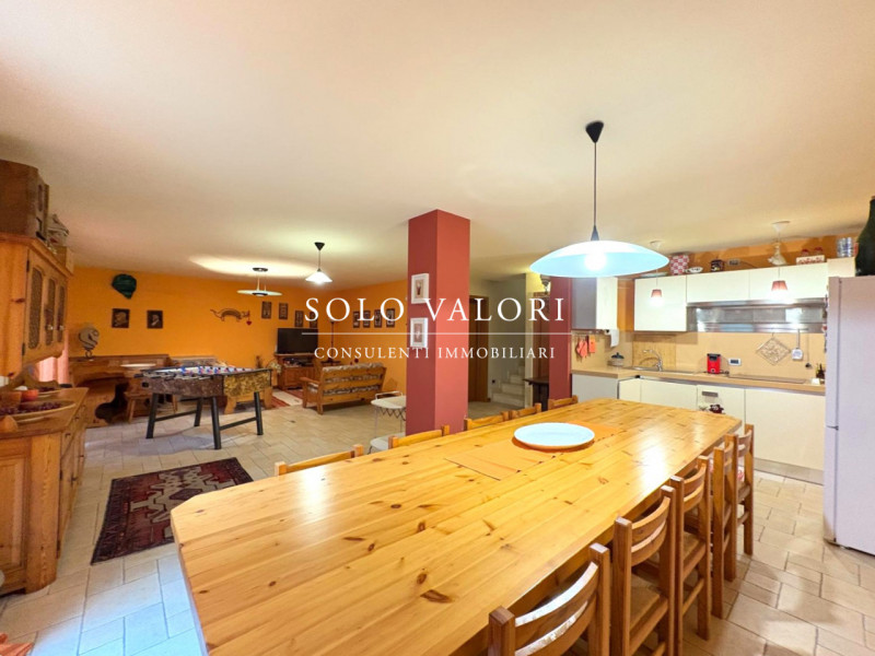 Rif. B480 (per info 340 2242606 Marco - 338 9387816 Matteo)

In posizione centrale a Vedelago, pr...