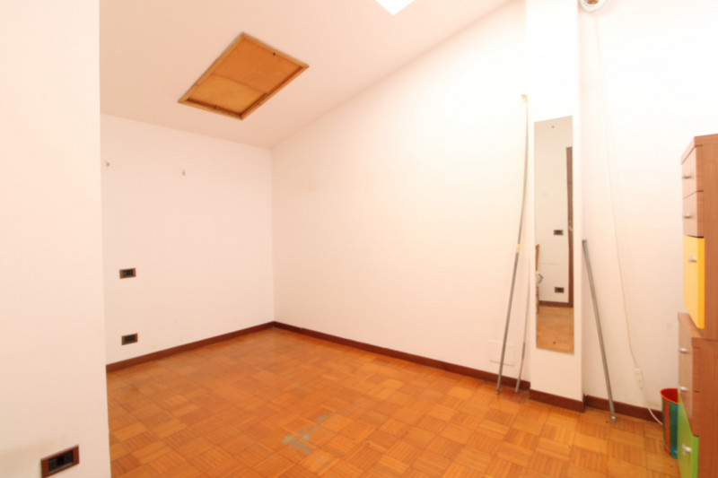 MONSELICE: in centro al paese, si propone in vendita un compendio immobiliare costituito da due c...