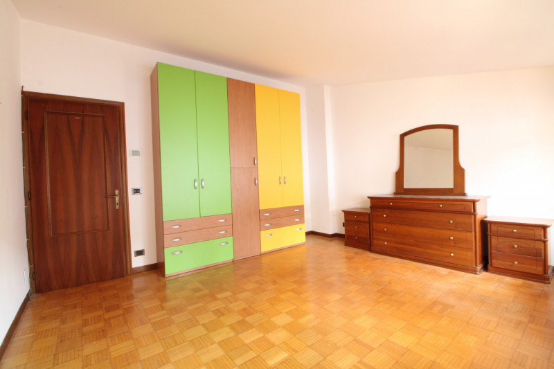 MONSELICE: in centro al paese, si propone in vendita un compendio immobiliare costituito da due c...