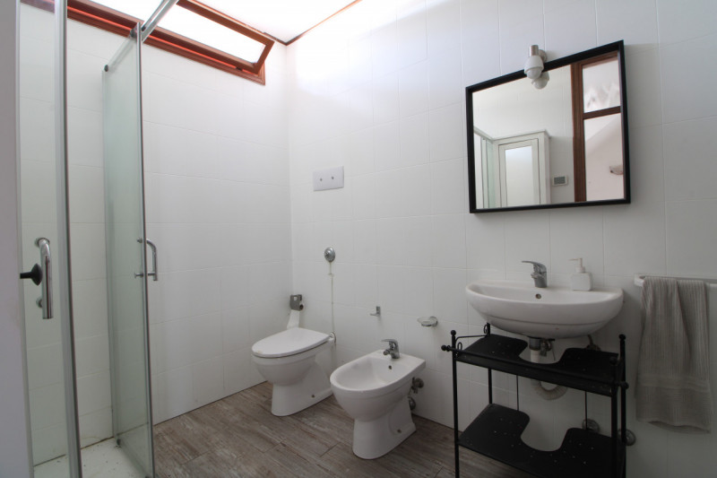 MONSELICE: in centro al paese, si propone in vendita un compendio immobiliare costituito da due c...