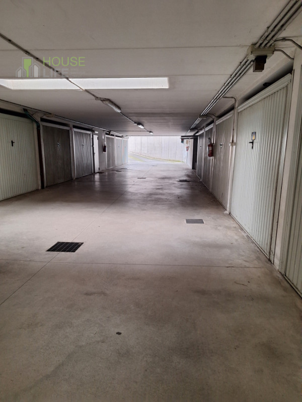 MALO: spazioso APPARTAMENTO BICAMERE al piano primo e ultimo con zona giorno open-space, due bagn...