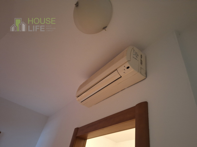 MALO: spazioso APPARTAMENTO BICAMERE al piano primo e ultimo con zona giorno open-space, due bagn...