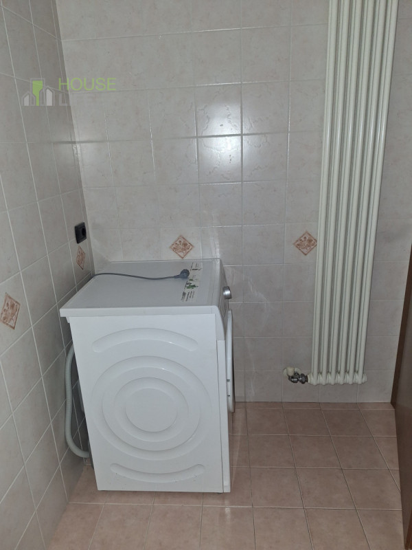 MALO: spazioso APPARTAMENTO BICAMERE al piano primo e ultimo con zona giorno open-space, due bagn...