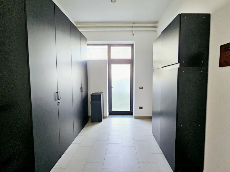 A Borgo Veneto, località Santa Margherita D'Adige, proponiamo in vendita capannone ad uso artigia...