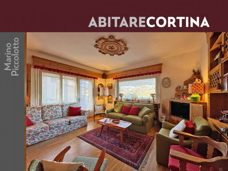 Rif. A5421 - Cortina d'Ampezzo, in posizione esclusiva con accesso diretto alla passeggiata della...