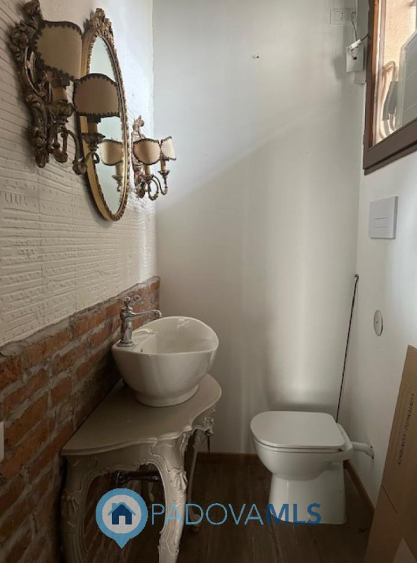 Immobile in esclusiva al Gruppo Padova MLS
In una posizione strategica, nel centro pulsante di Me...