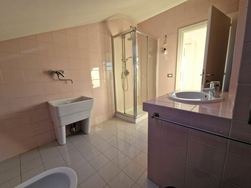 UBICAZIONE E CONTESTO

In una delle zone più ricercate e apprezzate di Vicenza, precisamente nel ...