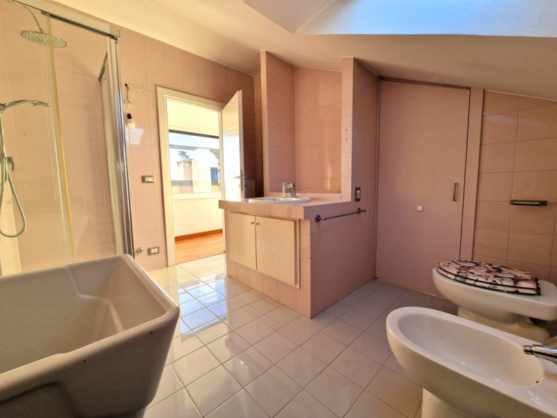 UBICAZIONE E CONTESTO

In una delle zone più ricercate e apprezzate di Vicenza, precisamente nel ...