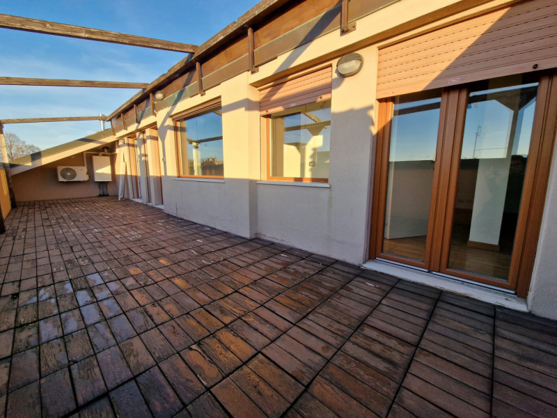 UBICAZIONE E CONTESTO

In una delle zone più ricercate e apprezzate di Vicenza, precisamente nel ...