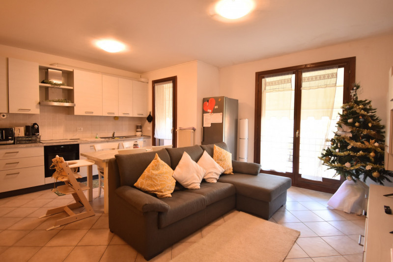 Scopri questo splendido appartamento trilocale situato nel cuore di Cessalto, una delle zone più ...