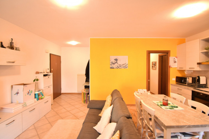 Scopri questo splendido appartamento trilocale situato nel cuore di Cessalto, una delle zone più ...