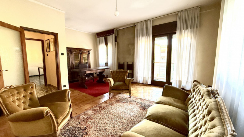 Porzione di BIFAMILARE IN ORIZZONTALE con ingresso e giardino di proprietà, all'interno del quart...