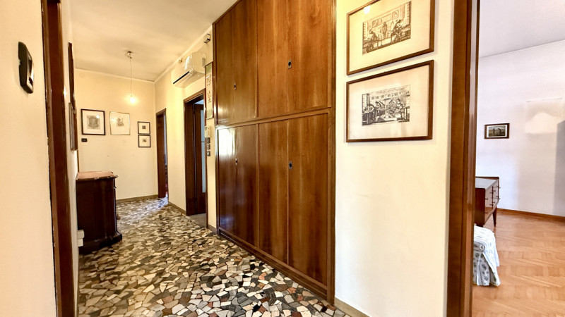 Porzione di BIFAMILARE IN ORIZZONTALE con ingresso e giardino di proprietà, all'interno del quart...