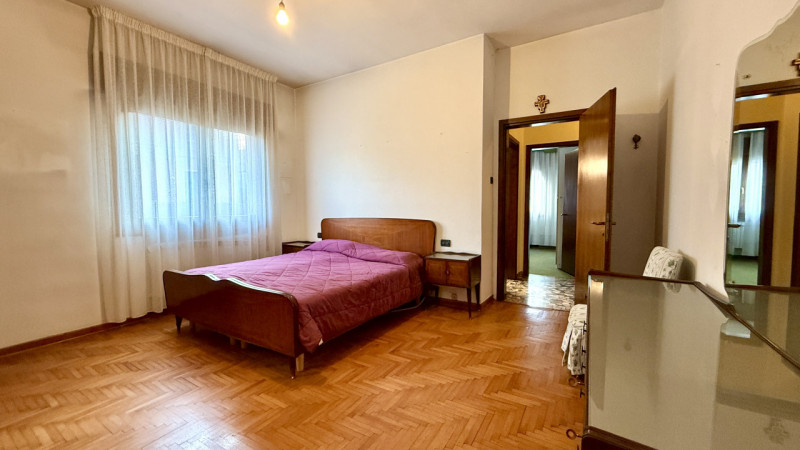 Porzione di BIFAMILARE IN ORIZZONTALE con ingresso e giardino di proprietà, all'interno del quart...